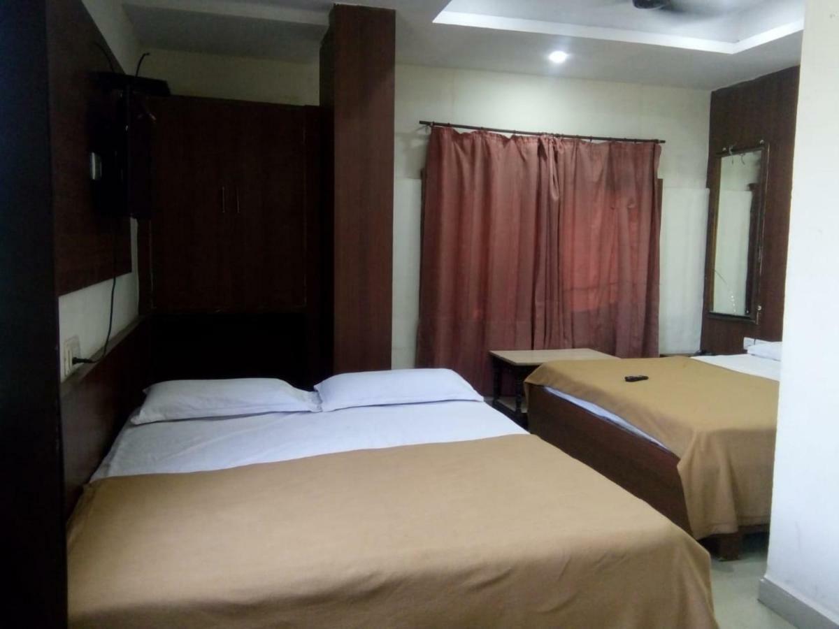 Hotel Dewans Residency Мисор Екстериор снимка